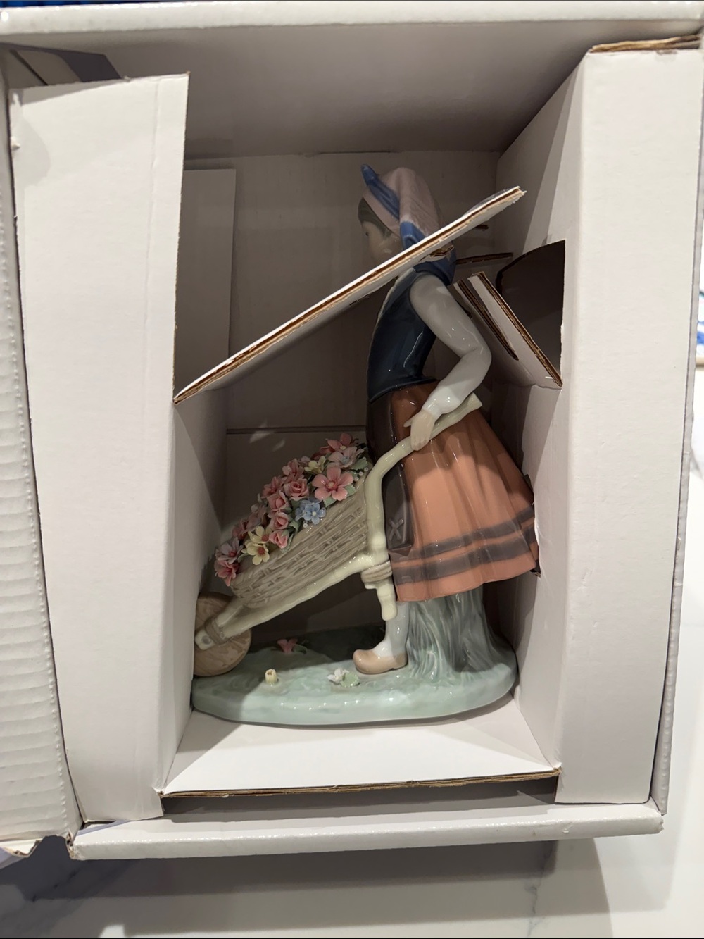 Lladro A Barrel of Blossoms #1419 - Picture 13 of 13